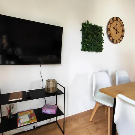 Bohnapartments Bechstein - Sehr Ruhig - 3 Schlafzimmer - Balkon - Gratis Stellplaetze- Wlan - Vollausstattung Neudietendorf Exterior foto