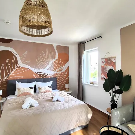 Bohnapartments Bechstein - Sehr Ruhig - 3 Schlafzimmer - Balkon - Gratis Stellplaetze- Wlan - Vollausstattung Neudietendorf Exterior foto
