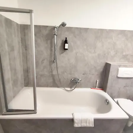 Bohnapartments Bechstein - Sehr Ruhig - 3 Schlafzimmer - Balkon - Gratis Stellplaetze- Wlan - Vollausstattung Neudietendorf Exterior foto