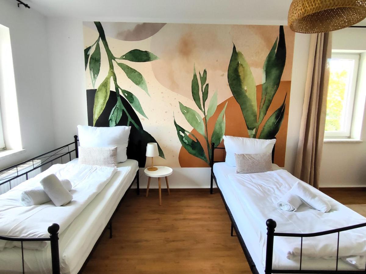 Bohnapartments Bechstein - Sehr Ruhig - 3 Schlafzimmer - Balkon - Gratis Stellplaetze- Wlan - Vollausstattung Neudietendorf