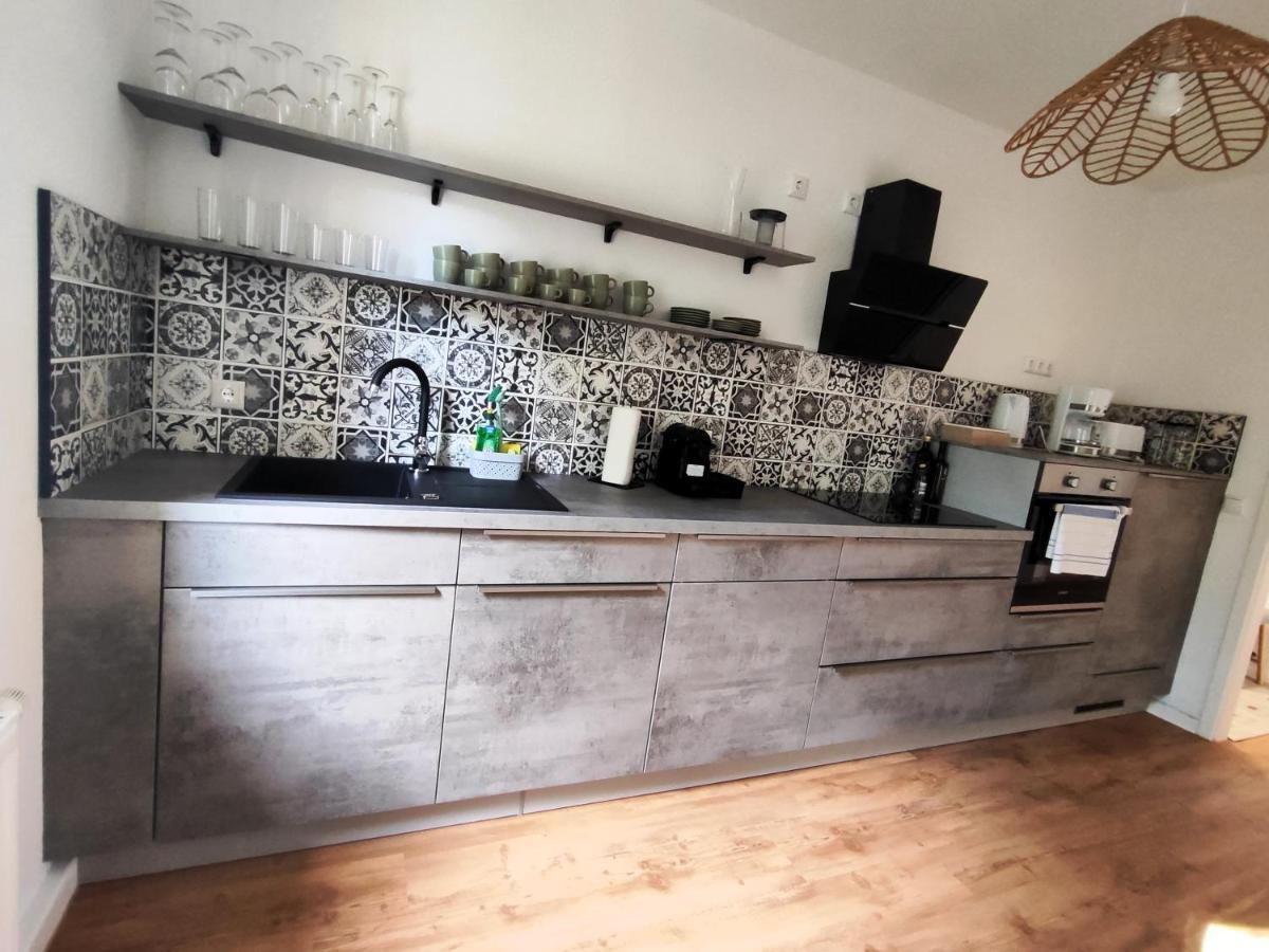 Apartment Bohnapartments Bechstein - Sehr Ruhig - 3 Schlafzimmer - Balkon - Gratis Stellplaetze- Wlan - Vollausstattung *