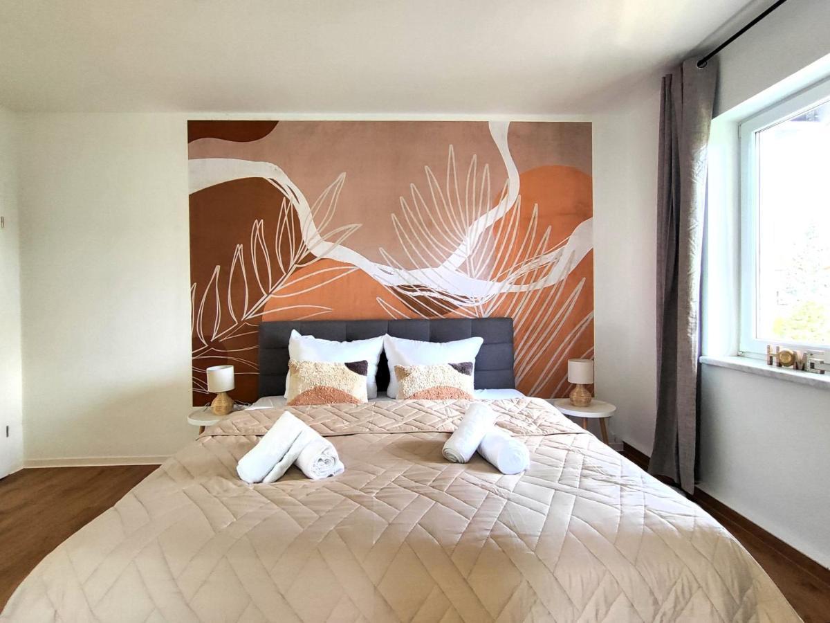 Apartment Bohnapartments Bechstein - Sehr Ruhig - 3 Schlafzimmer - Balkon - Gratis Stellplaetze- Wlan - Vollausstattung Neudietendorf