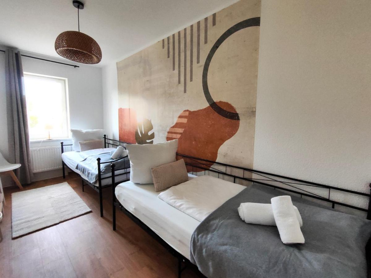 Bohnapartments Bechstein - Sehr Ruhig - 3 Schlafzimmer - Balkon - Gratis Stellplaetze- Wlan - Vollausstattung Apartment Neudietendorf