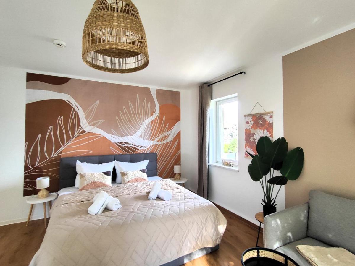 Apartment Bohnapartments Bechstein - Sehr Ruhig - 3 Schlafzimmer - Balkon - Gratis Stellplaetze- Wlan - Vollausstattung