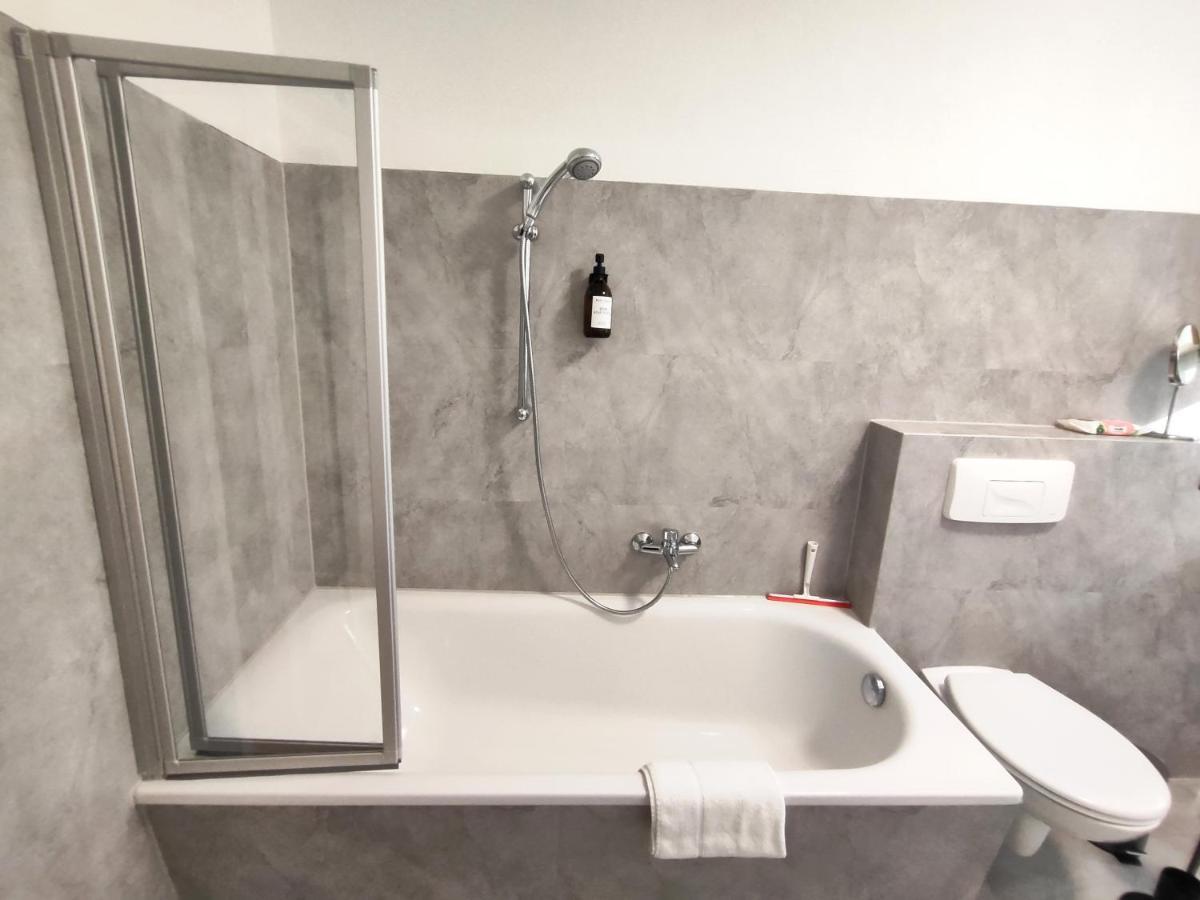 Bohnapartments Bechstein - Sehr Ruhig - 3 Schlafzimmer - Balkon - Gratis Stellplaetze- Wlan - Vollausstattung Neudietendorf