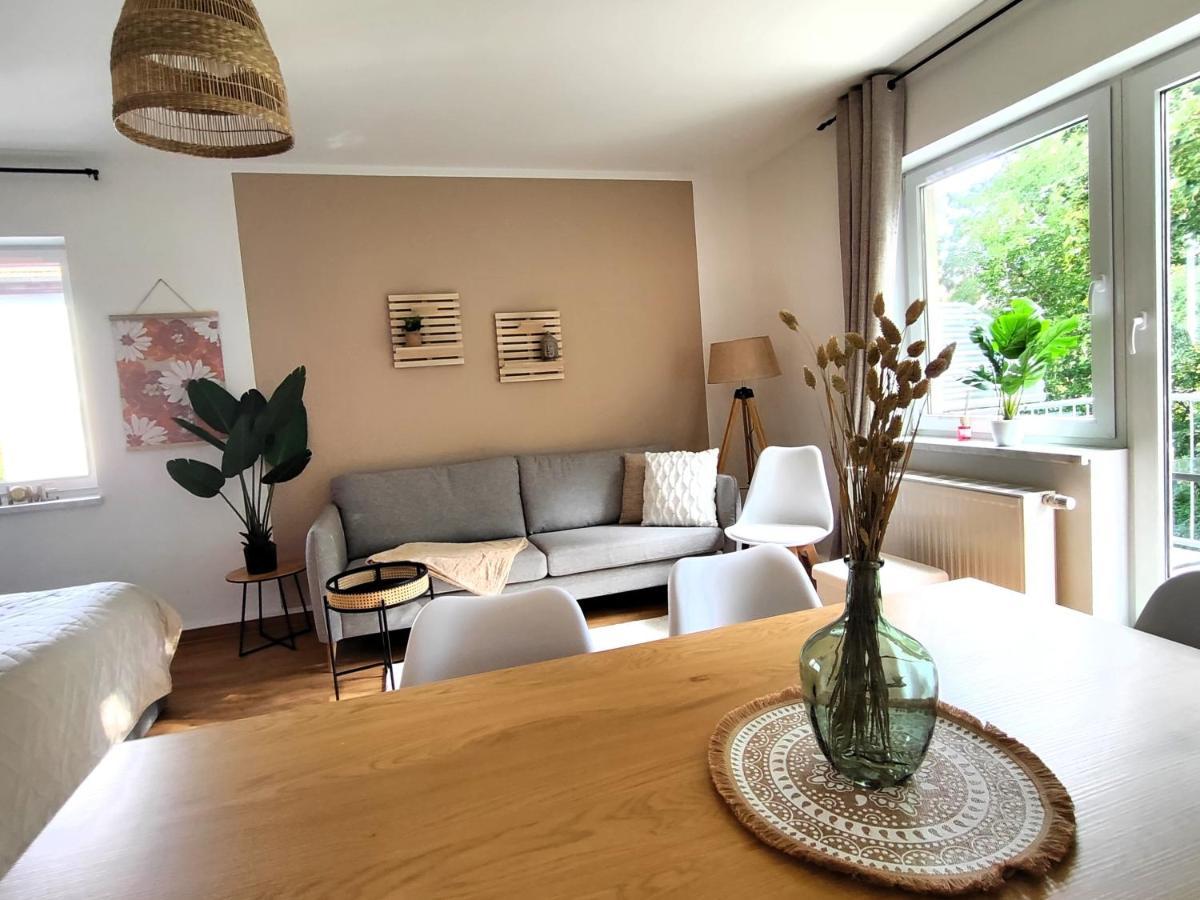 Bohnapartments Bechstein - Sehr Ruhig - 3 Schlafzimmer - Balkon - Gratis Stellplaetze- Wlan - Vollausstattung Neudietendorf